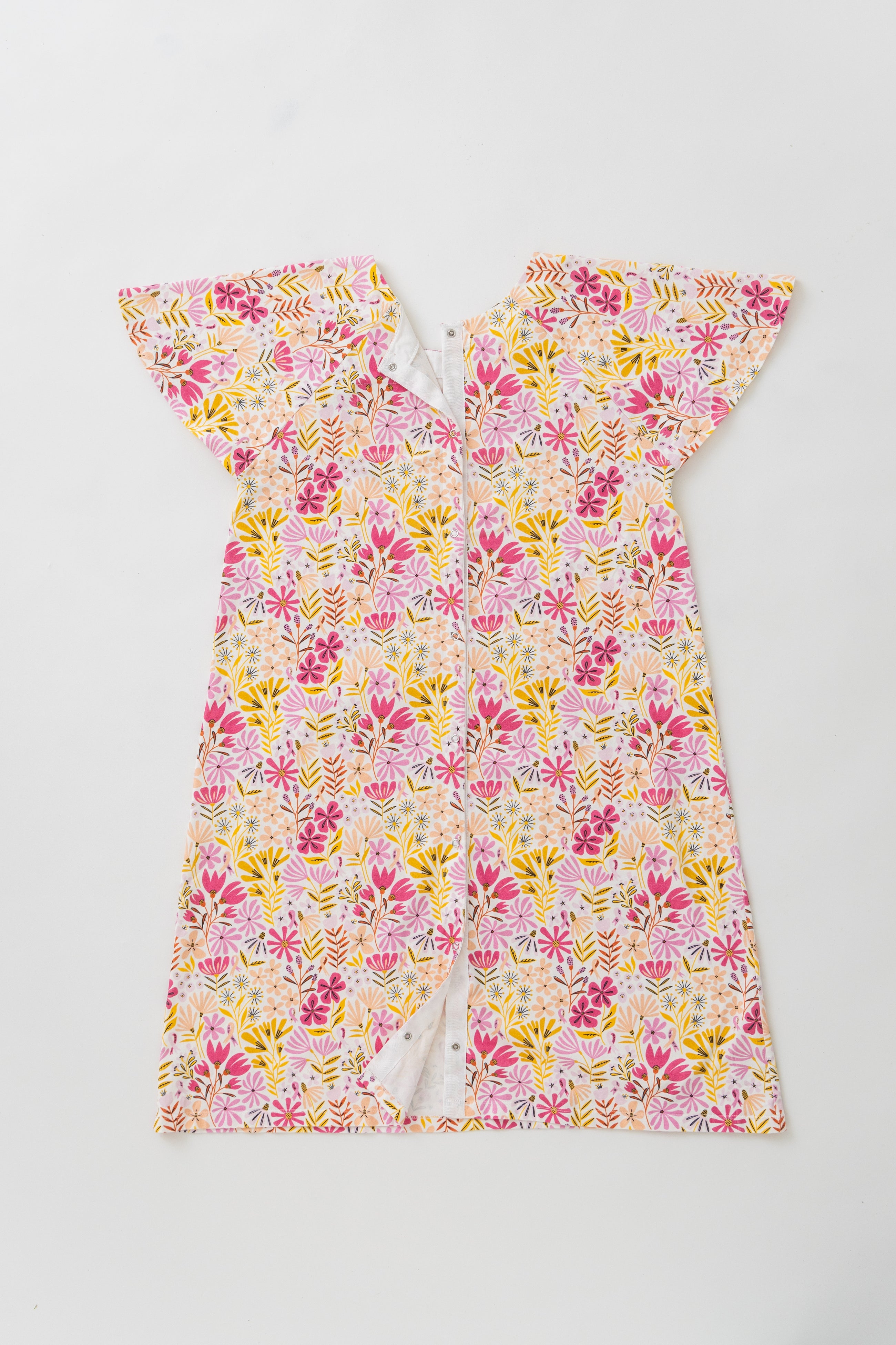 Medical gown with snaps for women